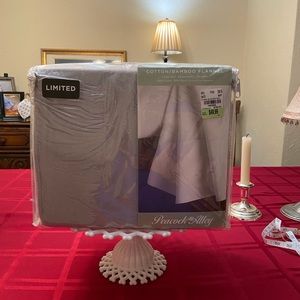 BNIB Queen cotton/bamboo flannel sheet set